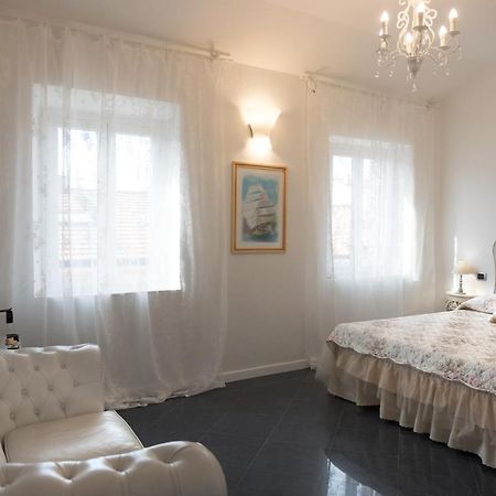 Artemisia Apartment Viareggio Bagian luar foto
