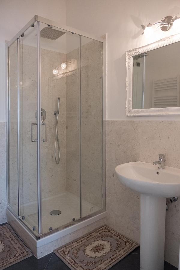 Artemisia Apartment Viareggio Bagian luar foto