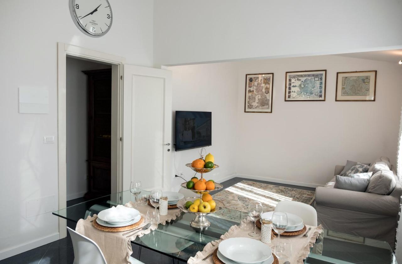 Artemisia Apartment Viareggio Bagian luar foto