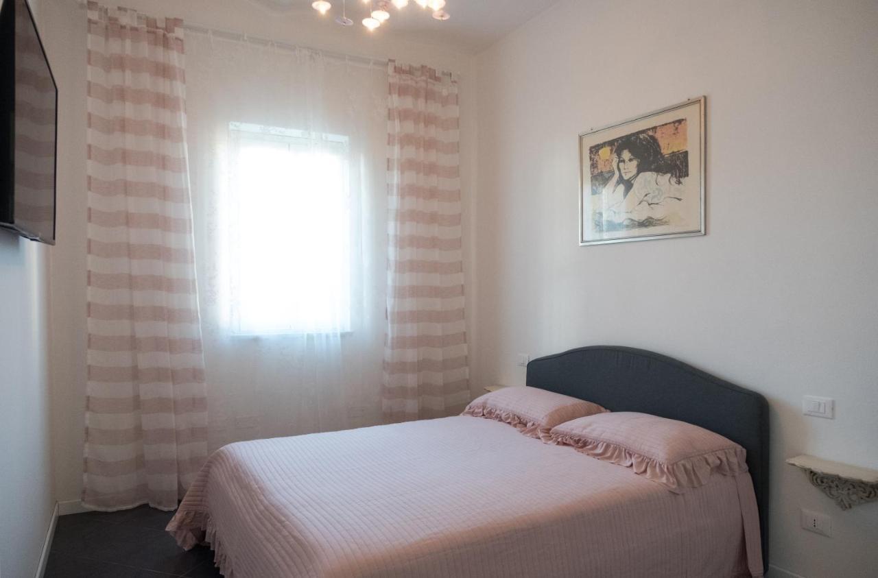 Artemisia Apartment Viareggio Bagian luar foto