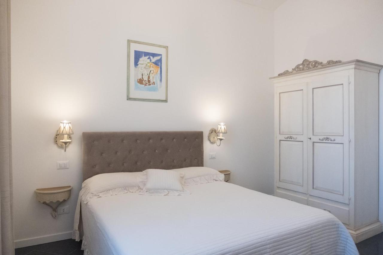 Artemisia Apartment Viareggio Bagian luar foto