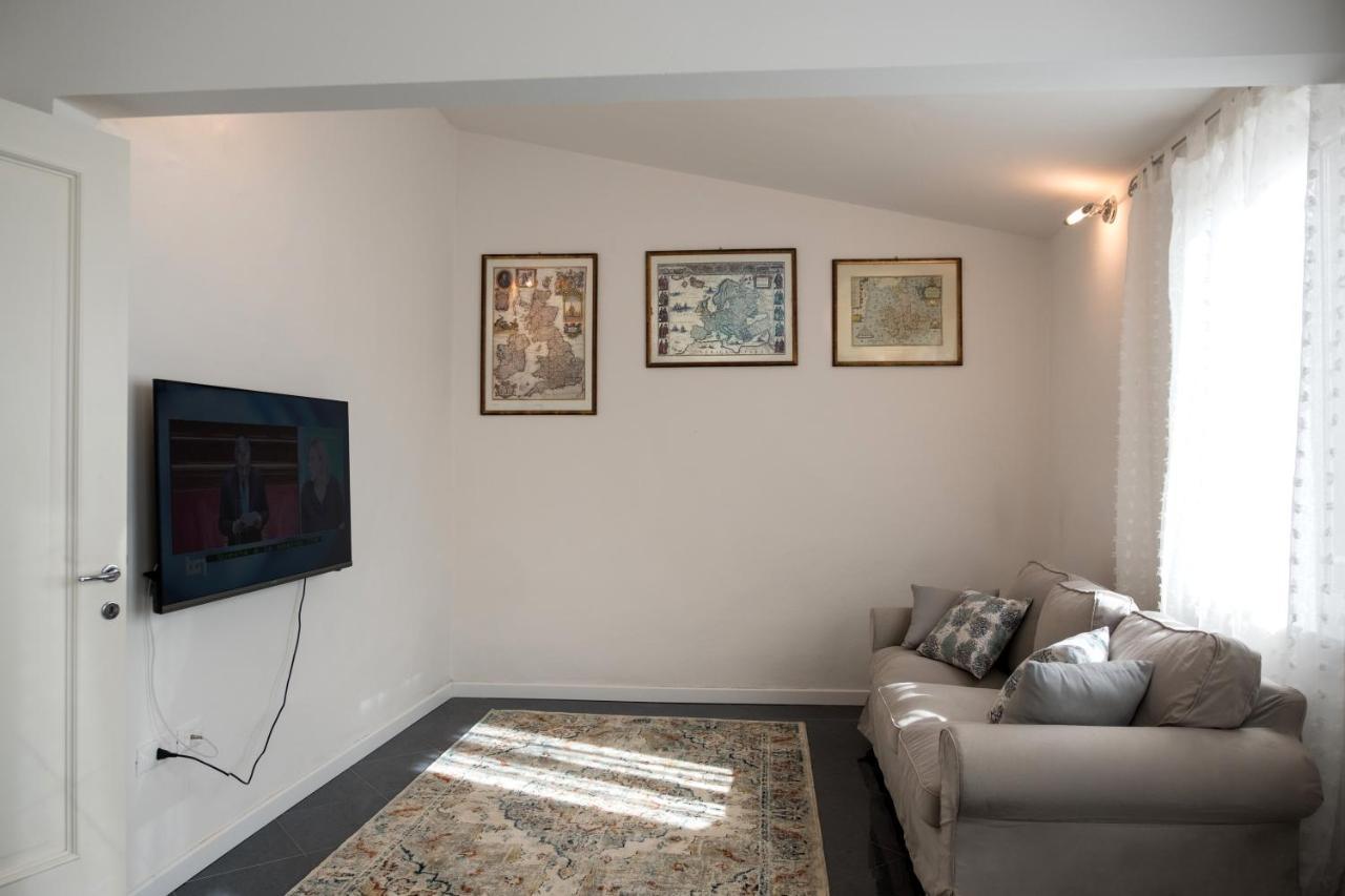 Artemisia Apartment Viareggio Bagian luar foto