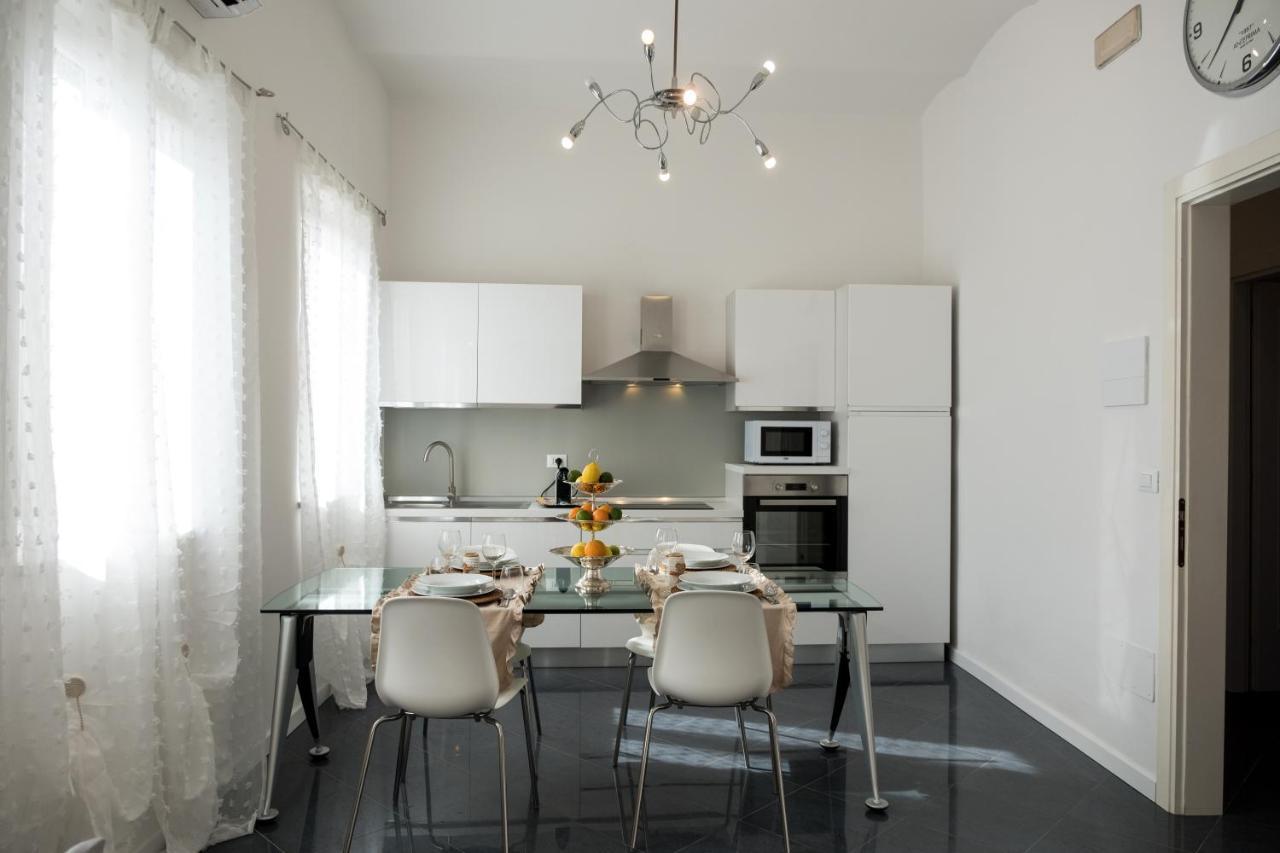 Artemisia Apartment Viareggio Bagian luar foto